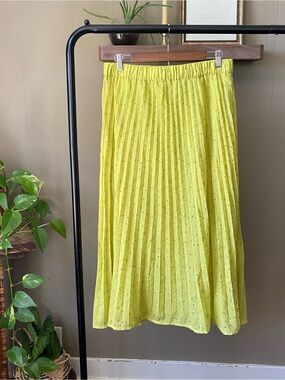 Calligraphie Yellow-green Eyelet Pleated Skirt size M